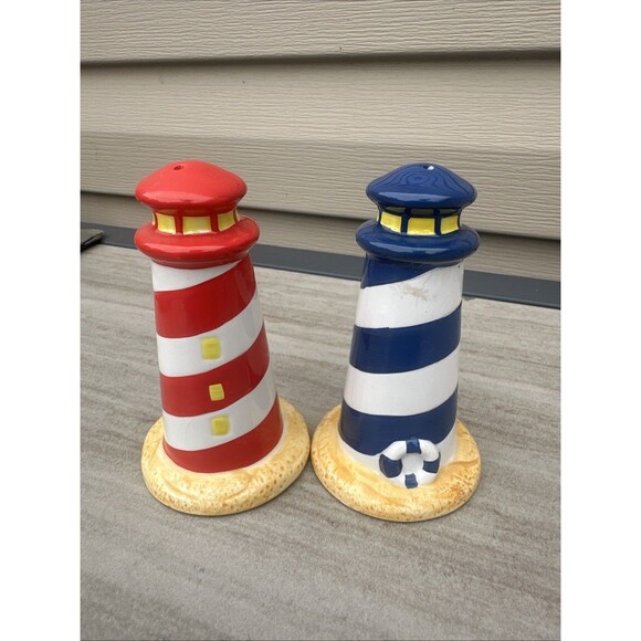 Pair of lighthouse salt and pepper shakers 4" tall collectible Current Inc - Picture 5 of 8